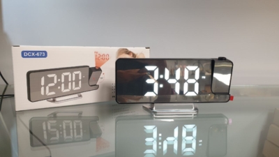 ساعت دیجیتال لیزر دار